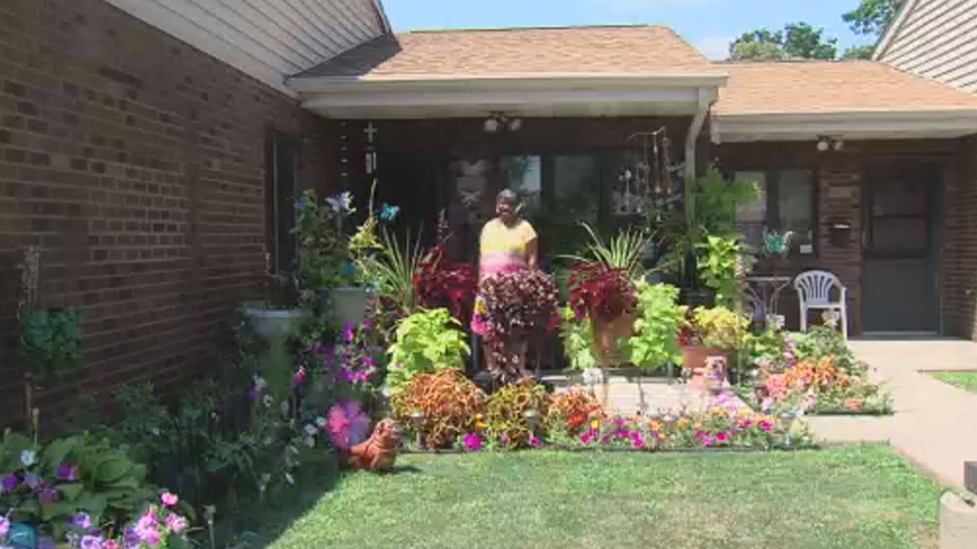 Decatur woman wins lawn beautification contest